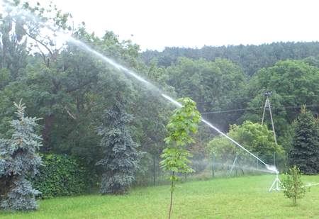 Zraszacz polowy, na boisko R18S 11/4'' na trójnogu ZASIĘG 24,5m